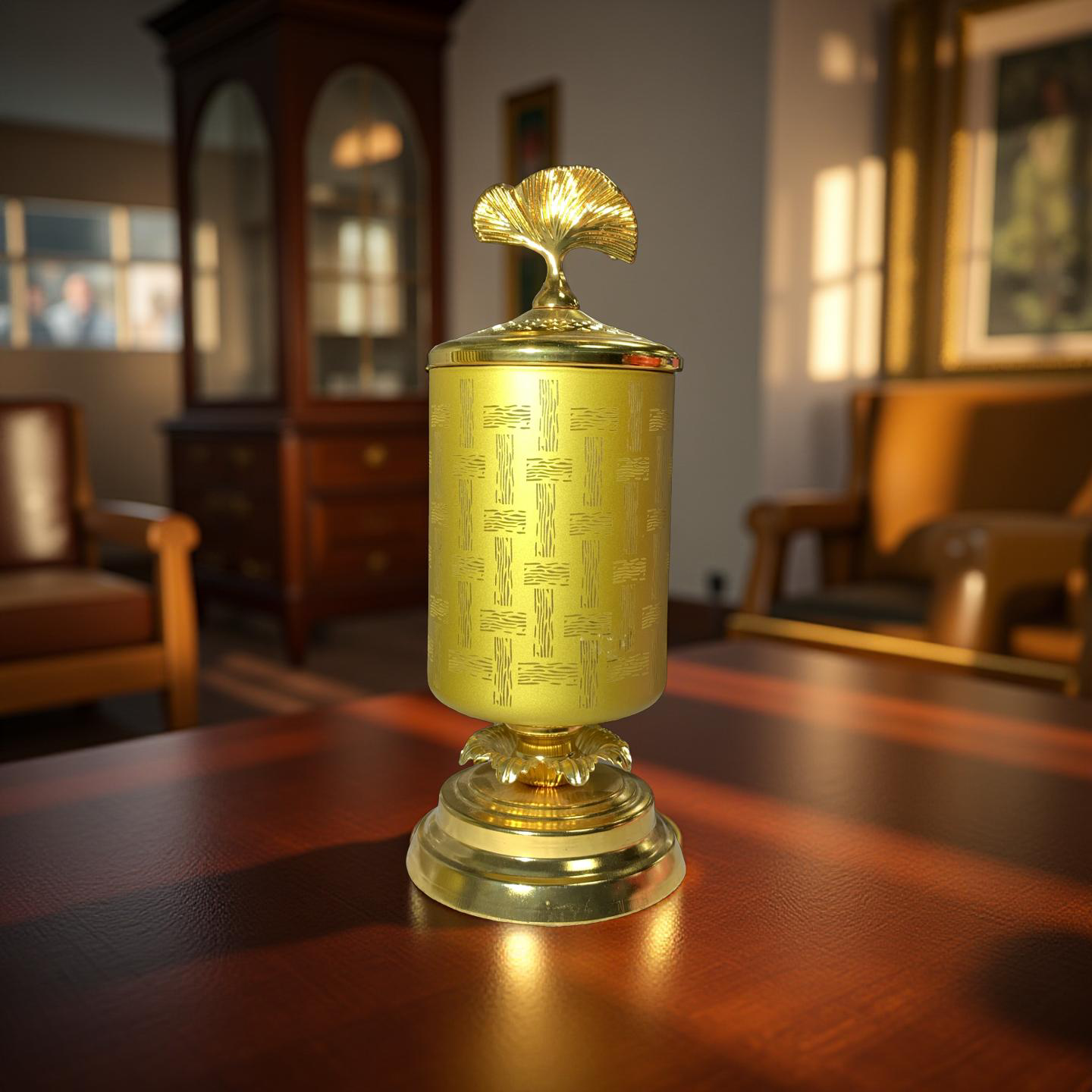 Luxus-Mabkhara in Gold – Zylinder-Design mit Blatt-Finial