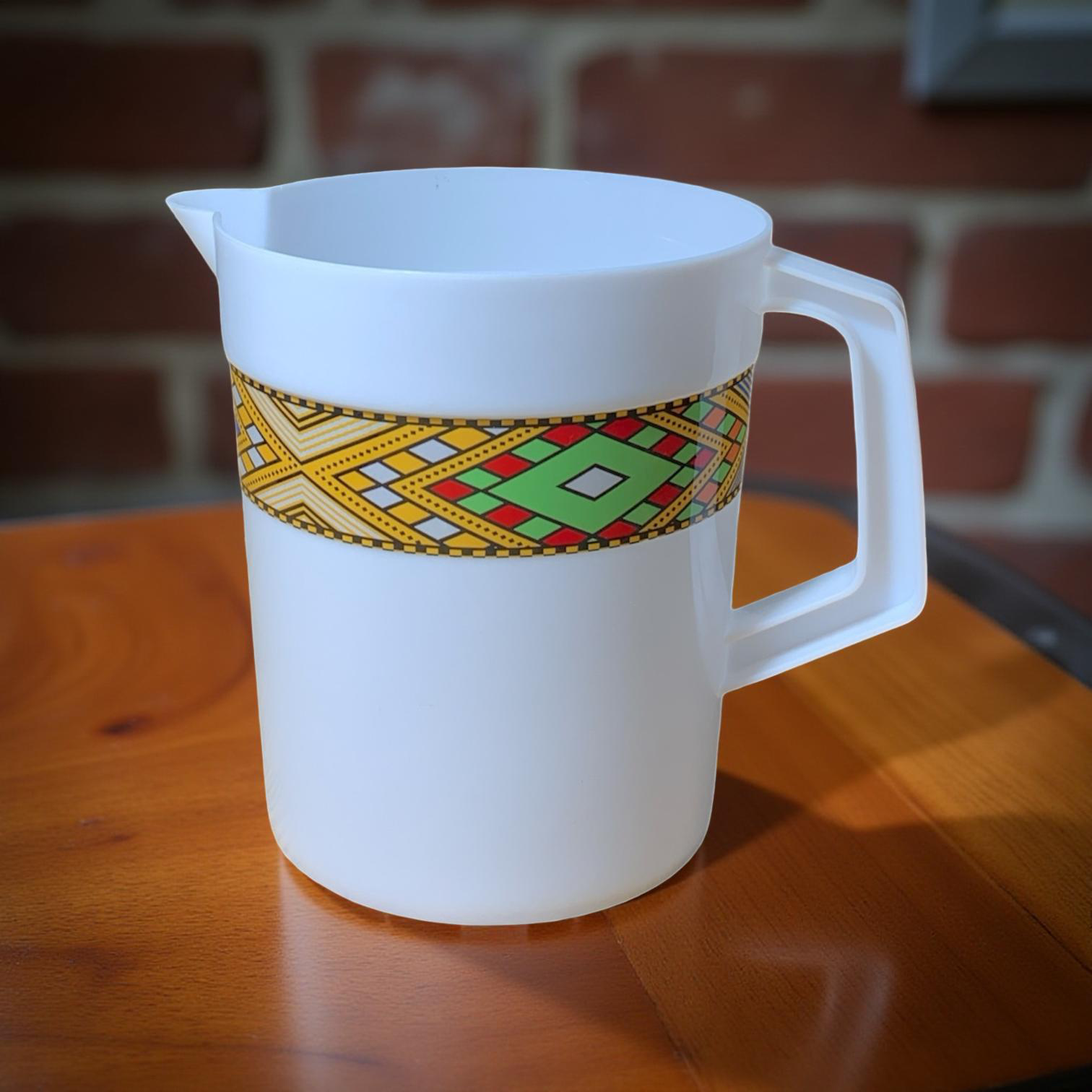 Messkrug mit Griff – Weiß mit Musterband