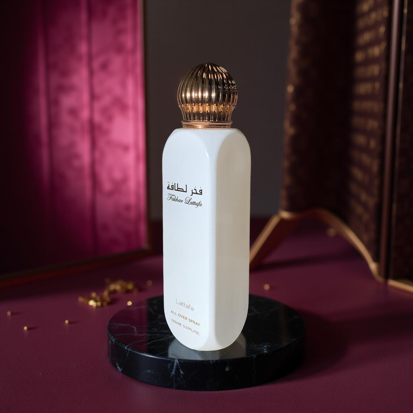 Fakhar Lattafa – Eleganz in Weiß